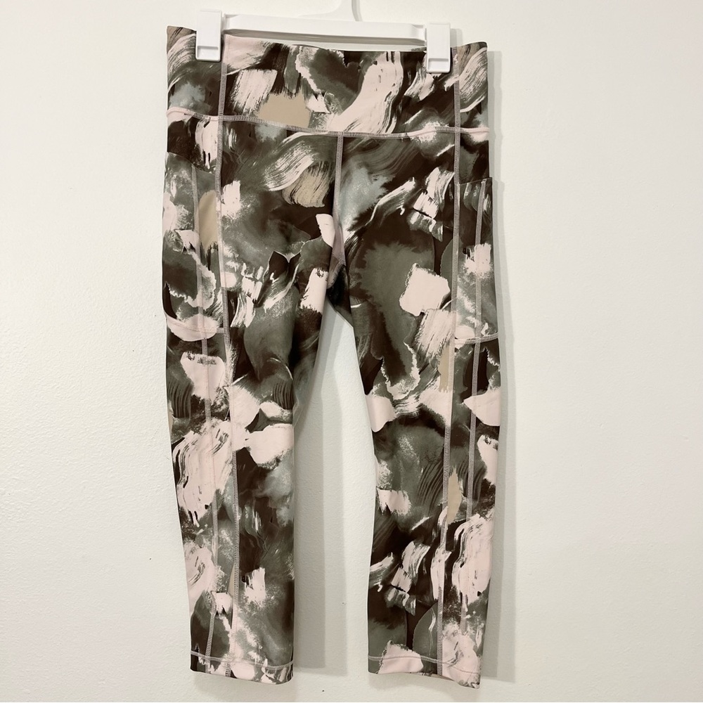 Athleta Ultimate Stash II Capri Leggings, Abstract Paint Brush, Size Large